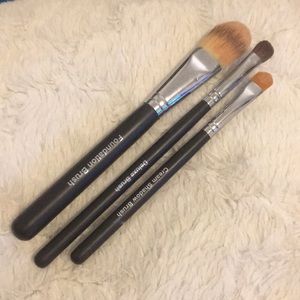 Younique brushes
